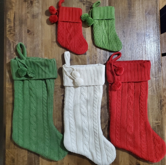 ●SOLD● Set of 5 Red / Ivory Cream / Green Cable Knit Christmas Stockings - Picture 1 of 9